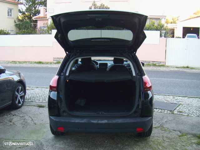 Peugeot 2008 1.2 PureTech Allure - 5