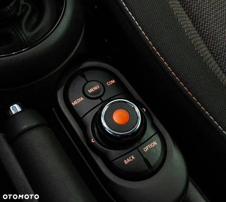 MINI Cooper Standard - 11