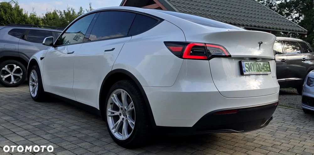 Tesla Model Y Long Range Dual Motor AWD - 19