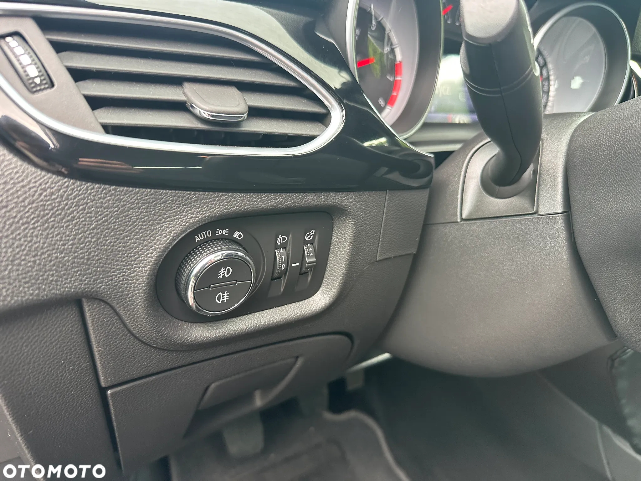 Opel Astra 1.4 Turbo 120 Jahre - 31