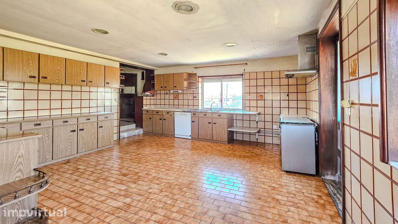 Moradia T3 Isolada de 2 Pisos com Terreno de 3.250 m² | Gondim, Castêl - Grande imagem: 4/21