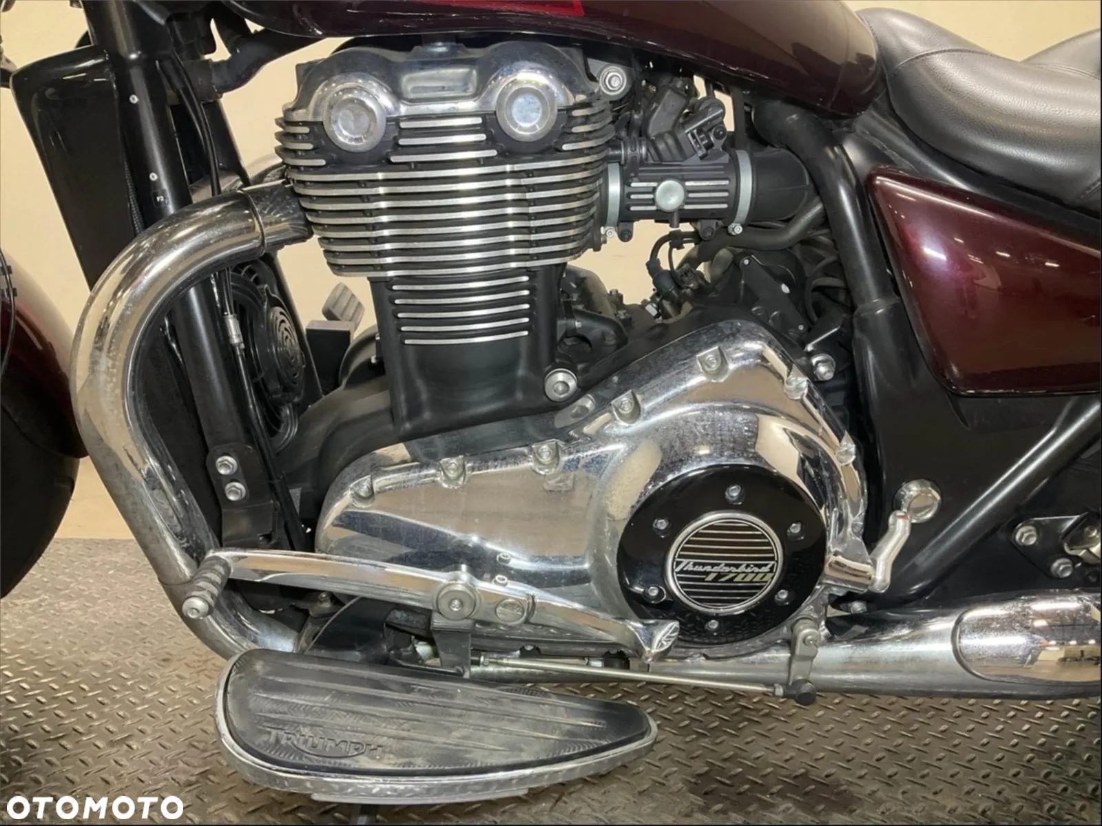 Triumph Thunderbird - 6