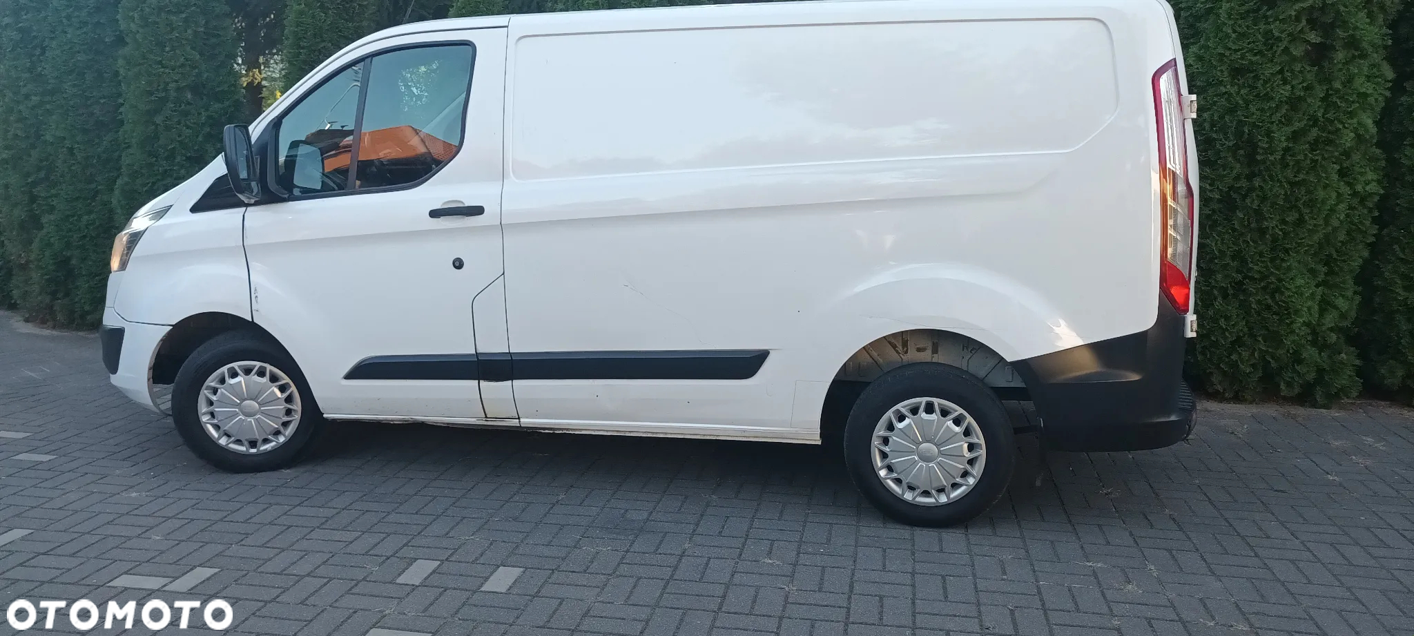 Ford TRANSIT CUSTOM - 12