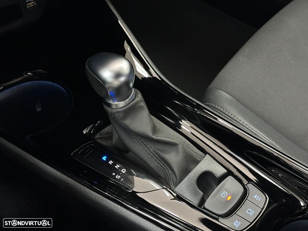 Toyota C-HR 2.0 Hybrid Square Collection - 21