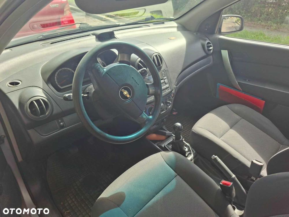 Chevrolet Aveo - 8