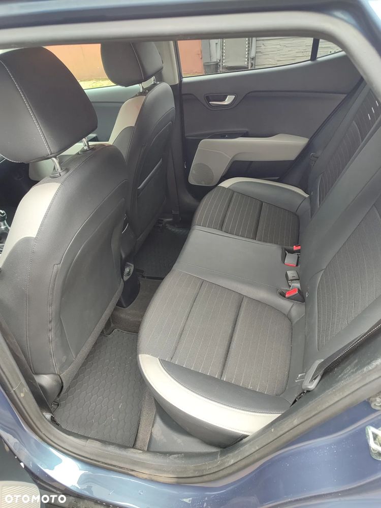 Kia Stonic 1.2 L - 12