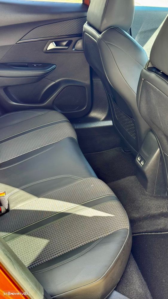 Peugeot 2008 PureTech 130 Stop&Start GT-Line Edition - 23