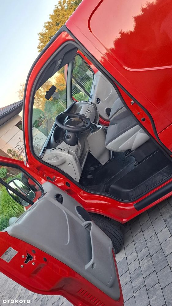 Opel VIVARO - 11