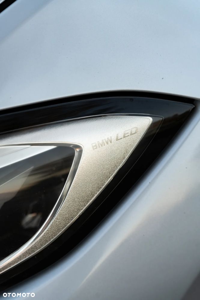 BMW Seria 3 318d MHEV - 8