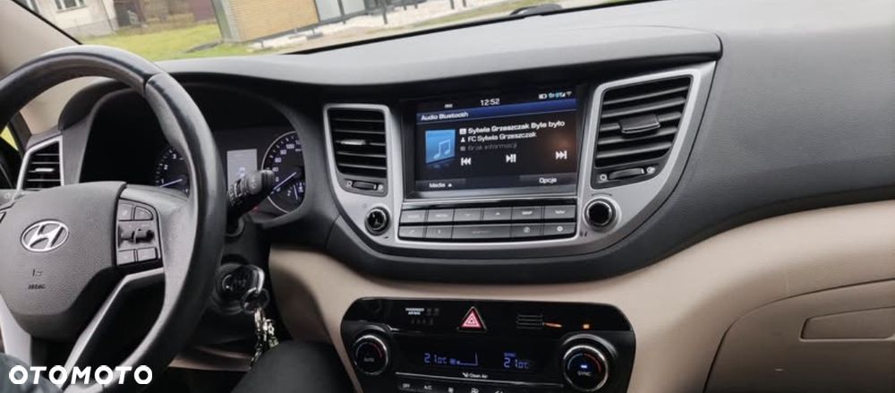 Hyundai Tucson 1.6 GDI BlueDrive GO 2WD - 11