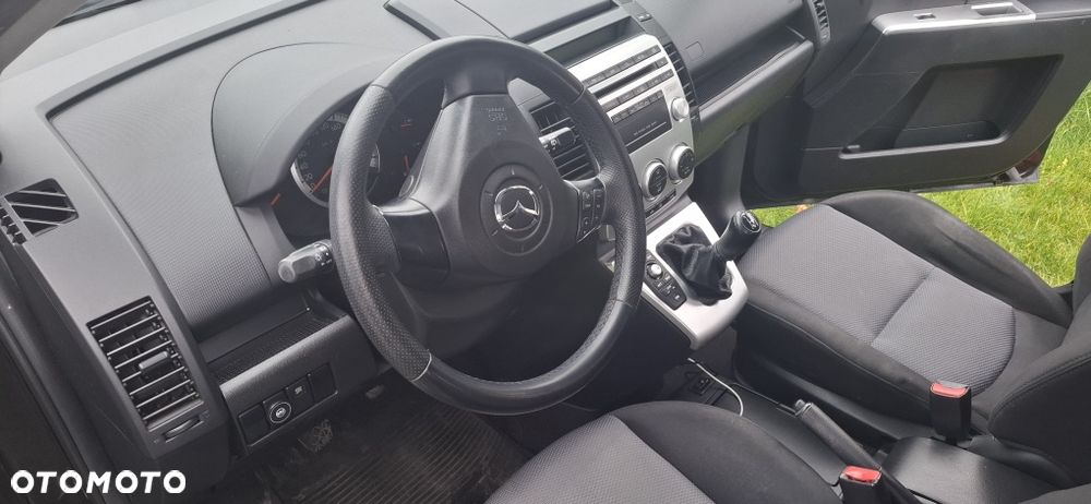 Mazda 5 - 8