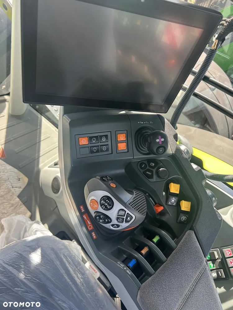 Claas AXION 830 CMATIC - 10