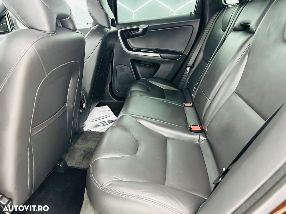 Volvo XC 60 D3 Momentum - 16