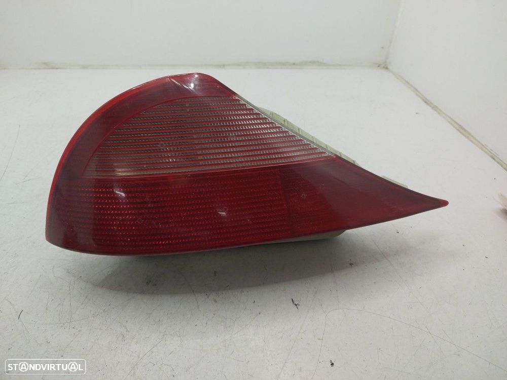 Farolim Stop Esq Lancia Y (840_) - 1