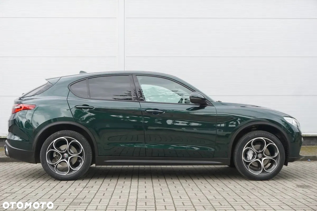 Alfa Romeo Stelvio 2.0 Turbo 16V AT8-Q4 First Edition - 29
