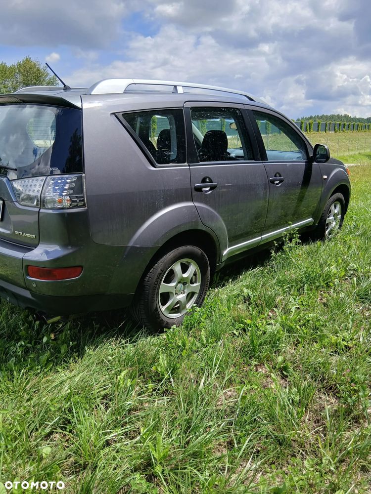 Mitsubishi Outlander 2.0 DID Instyle - 5