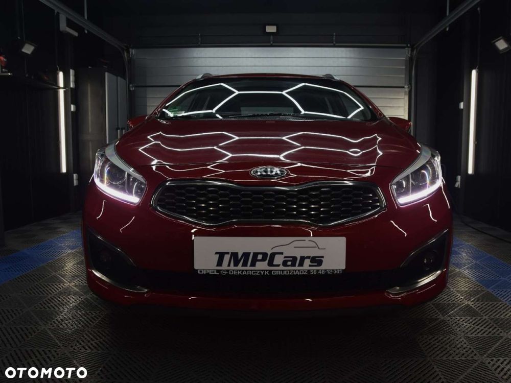 Kia Ceed - 9