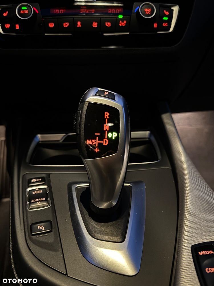 BMW Seria 1 120i M Sport Shadow - 11