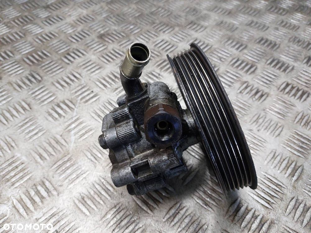 POMPA WSPOMAGANIA TOYOTA COROLLA E11 LIFT 1.9 D - 1