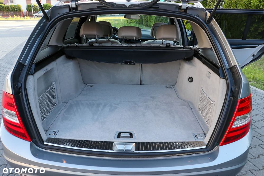 Mercedes-Benz Klasa C 200 CDI DPF Automatik Elegance - 22