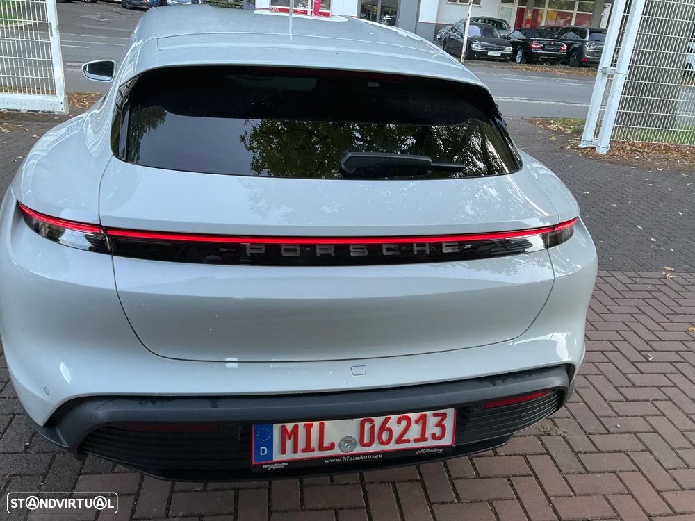 Porsche Taycan Sport Turismo - 5