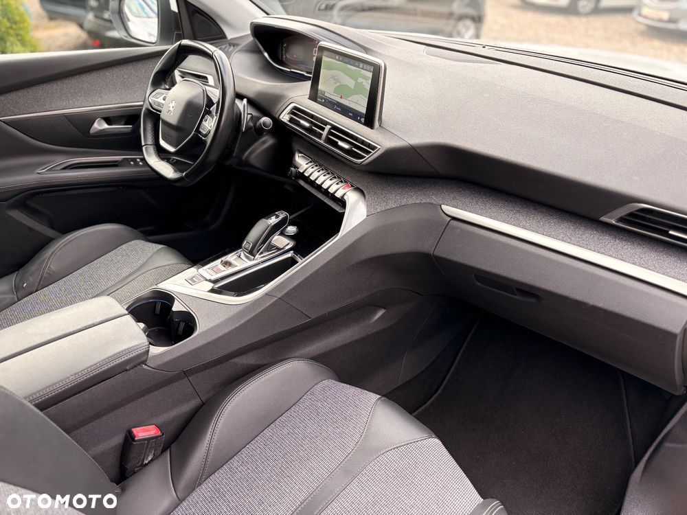 Peugeot 3008 PureTech 130 Stop & Start GPF EAT8 Allure - 24