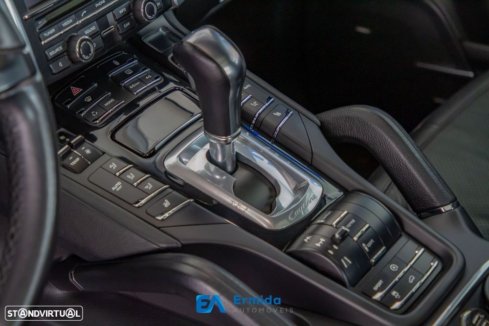 Porsche Cayenne - 40