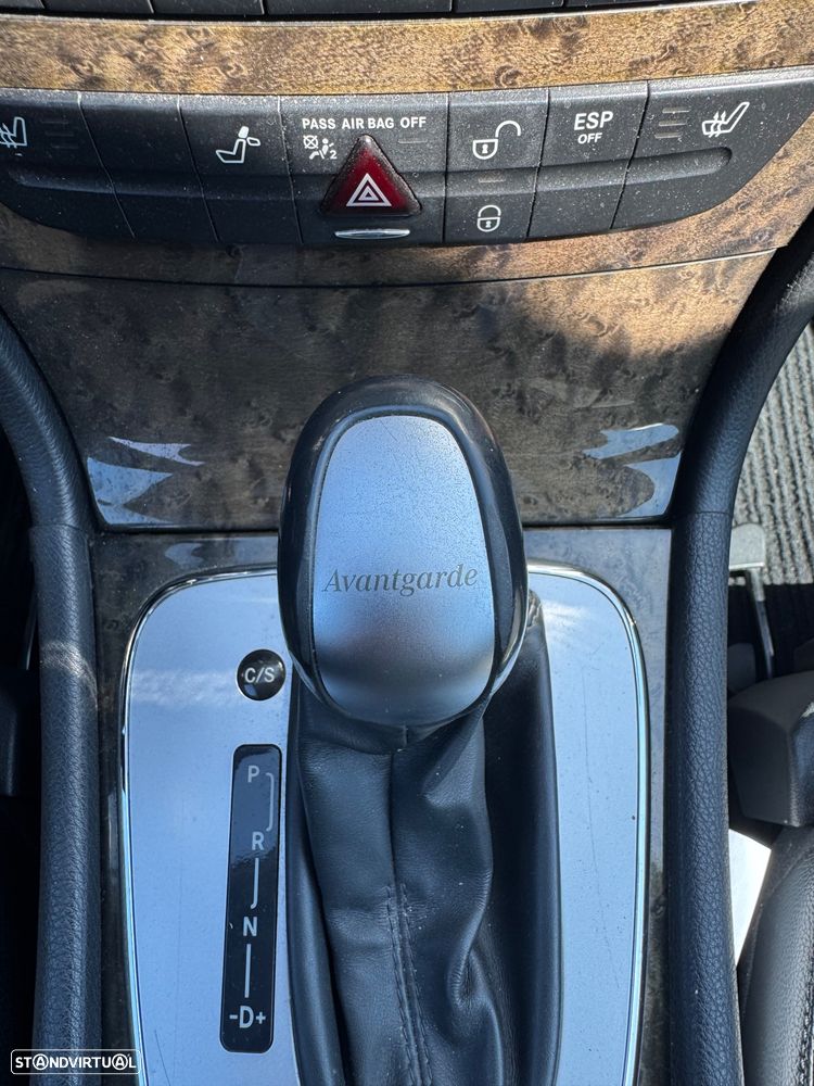 Mercedes-Benz E 220 CDI Avantgarde Aut. - 12