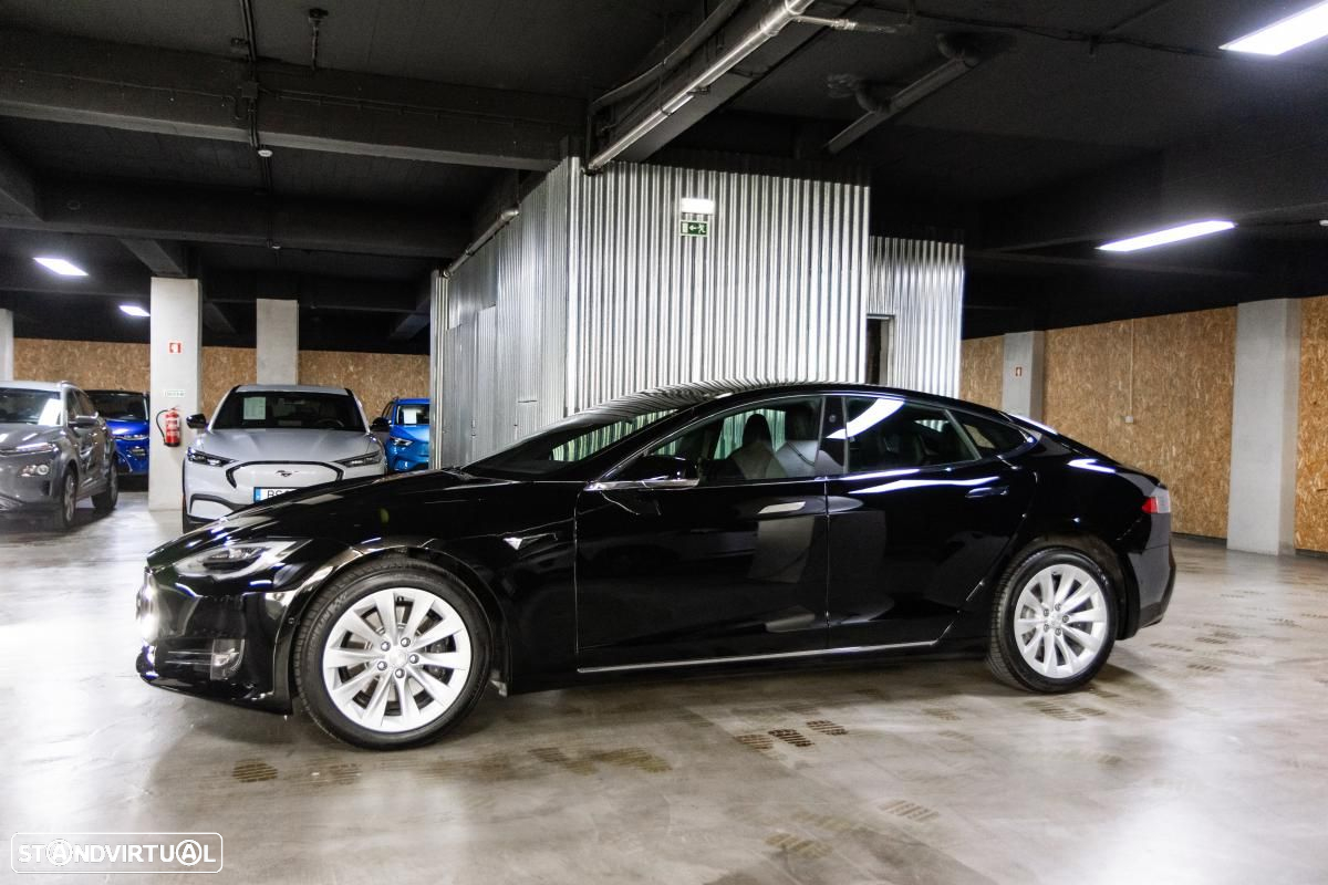 Tesla Model S - 3