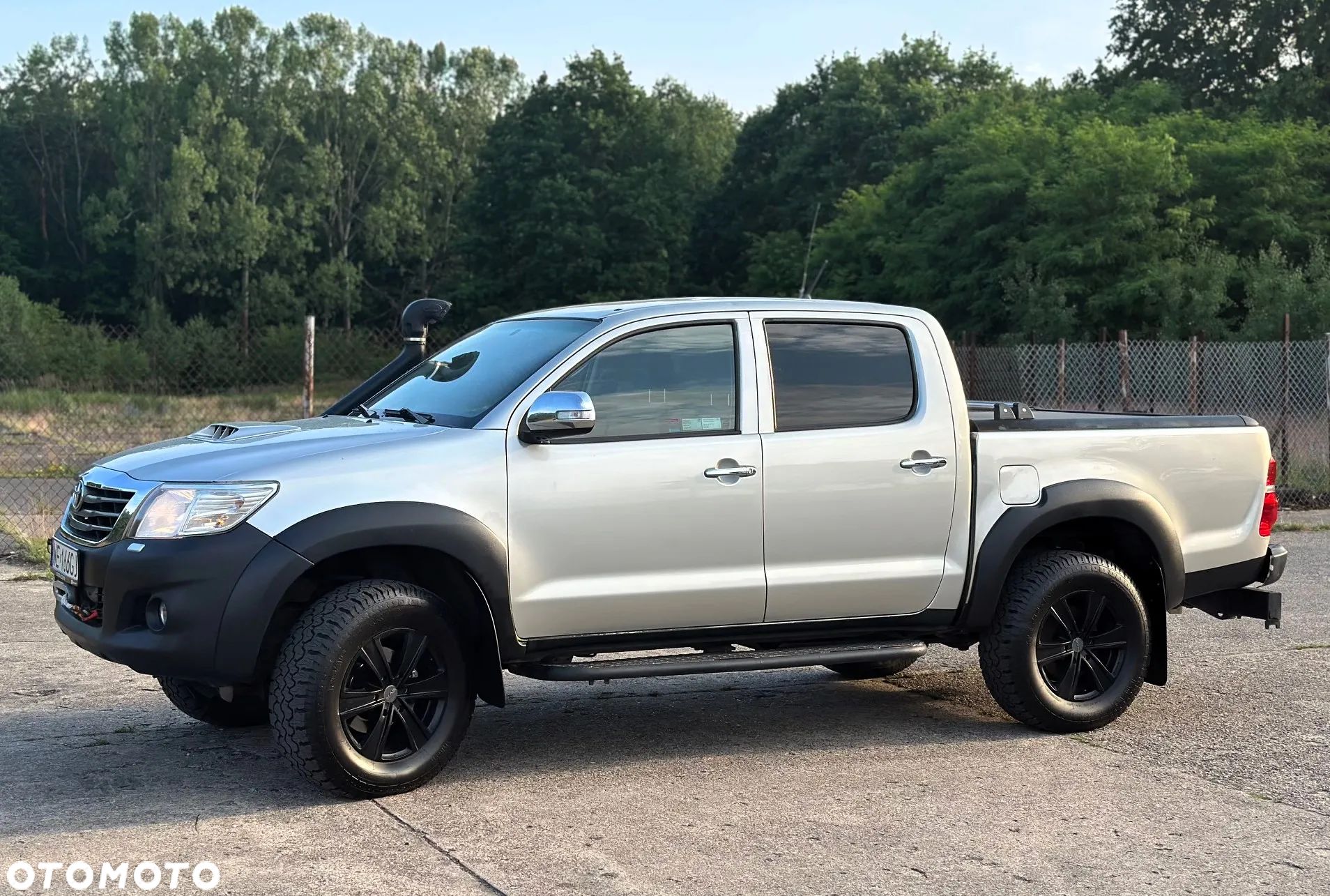 Toyota Hilux - 1