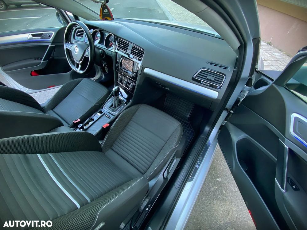 Volkswagen Golf 1.6 TDI DSG Join - 29