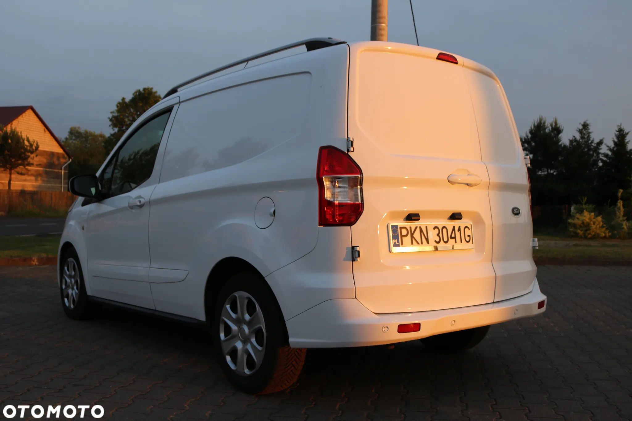 Ford Courier - 4