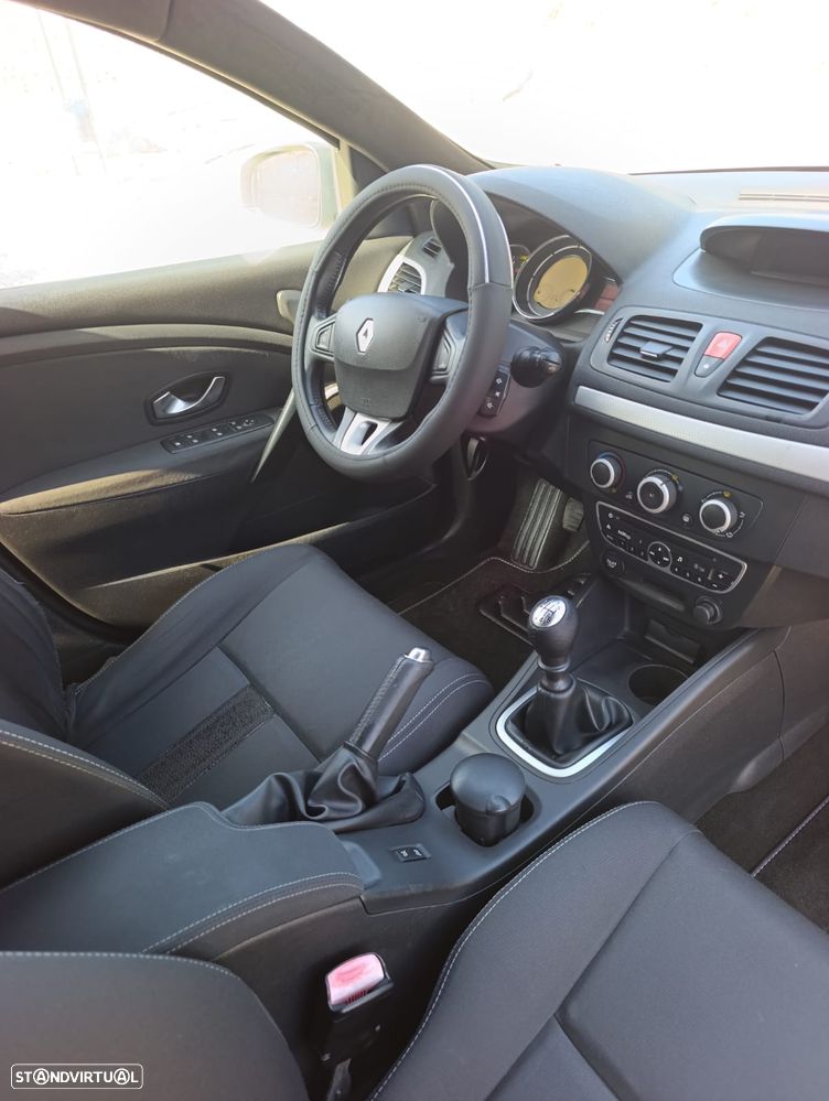 Renault Mégane Sport Tourer 1.5 dCi Dynamique - 8
