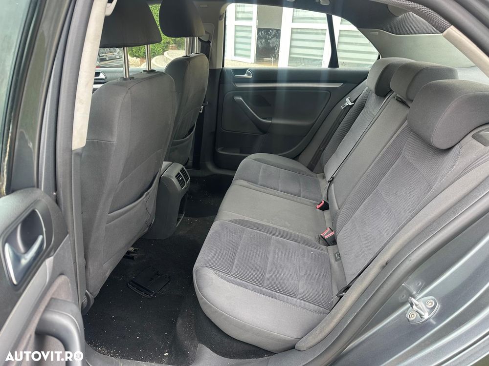 Volkswagen Jetta 1.9 TDI Comfortline - 9