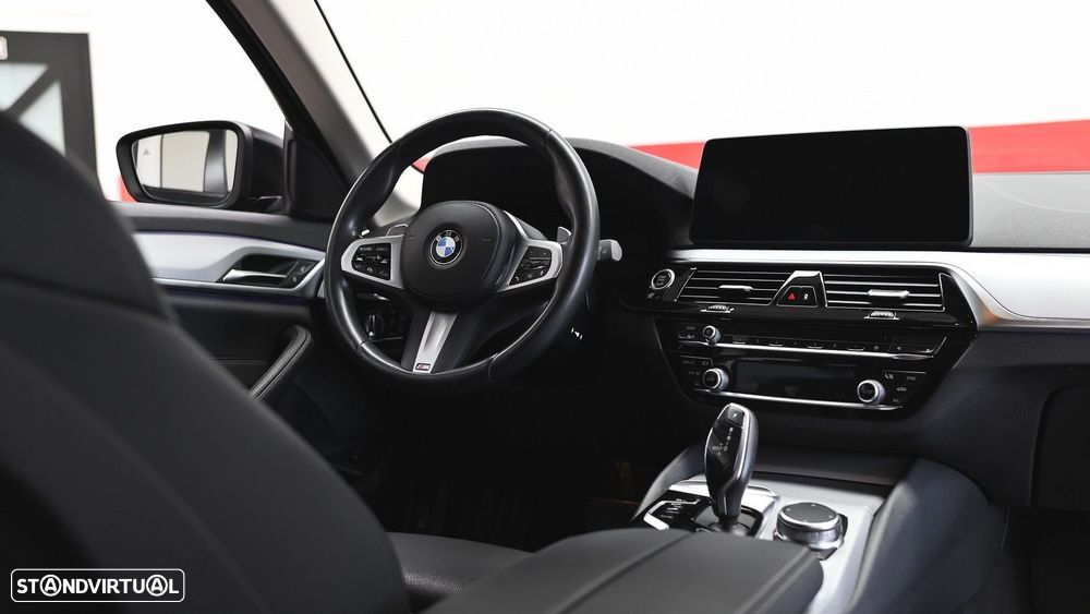 BMW 520 d Pack Desportivo M Auto - 55