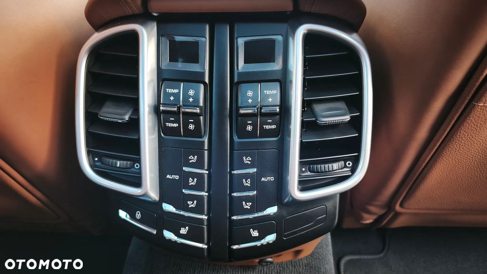 Porsche Cayenne - 10