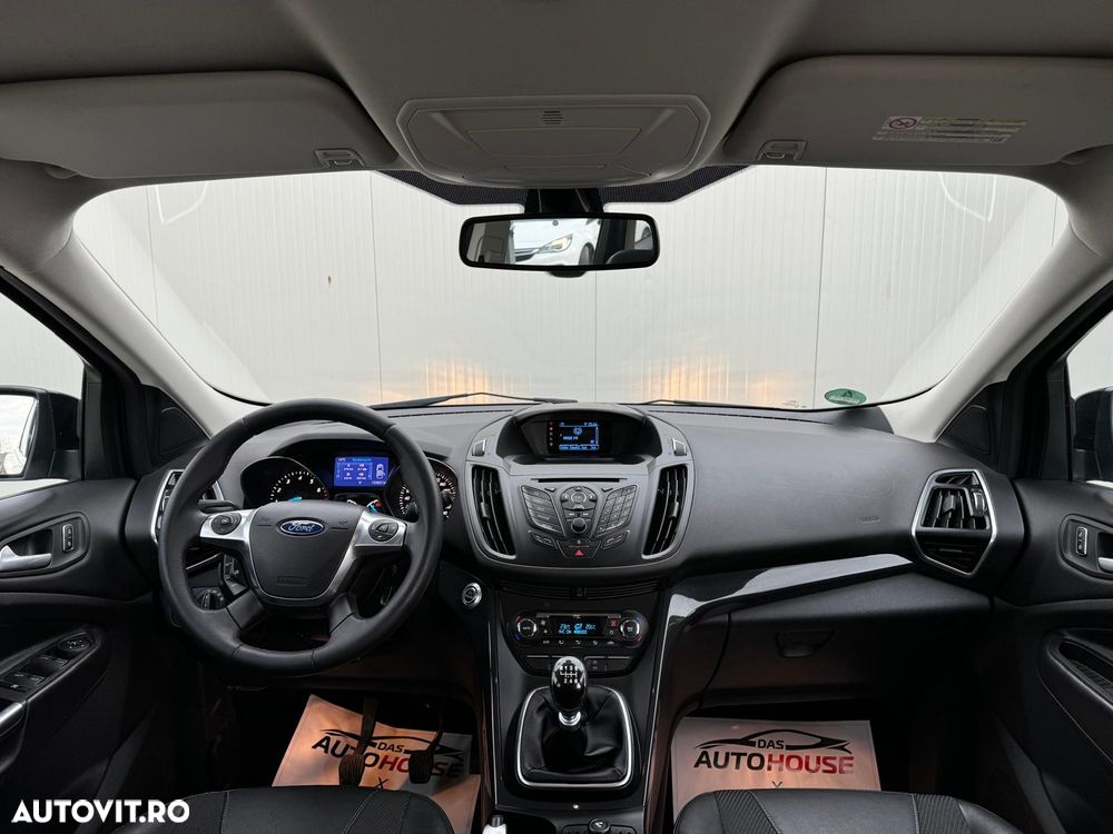 Ford Kuga 1.6 EcoBoost 2x4 Titanium - 5