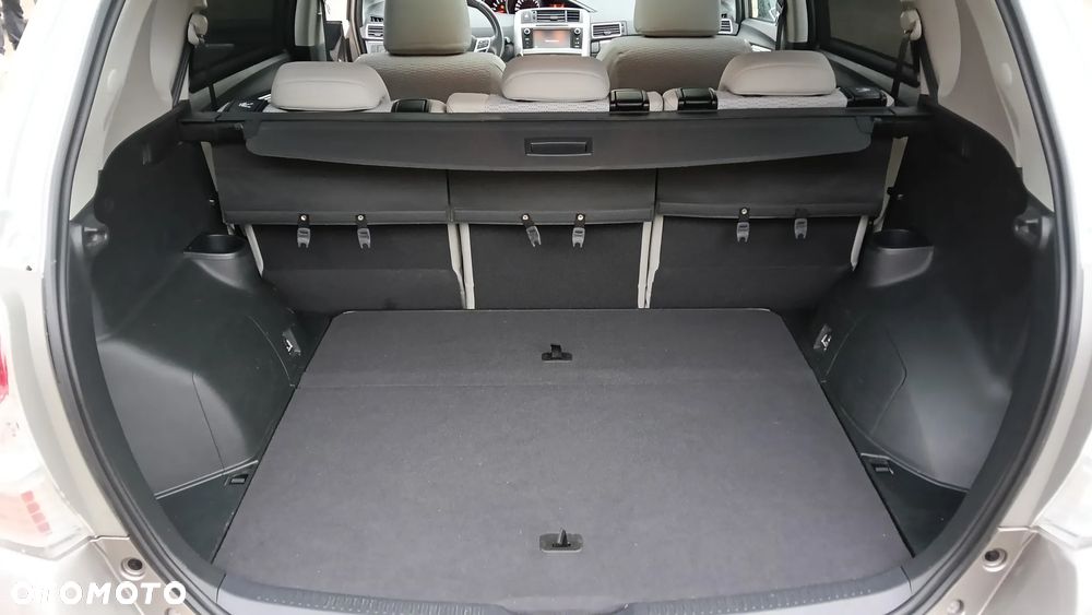 Toyota Verso 1.6 D-4D Prestige - 26