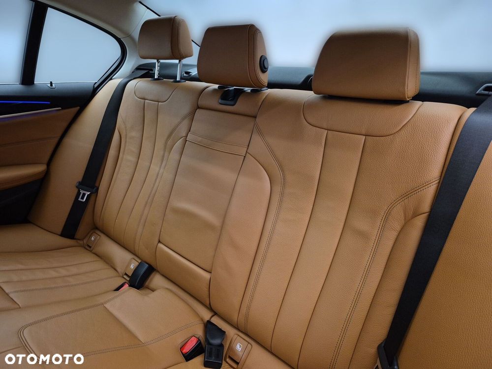 BMW Seria 5 520d xDrive Luxury Line sport - 18