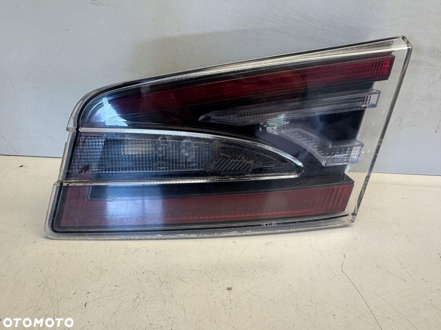 TESLA S LAMPA PRAWY TYŁ W KLAPĘ 6005924-00-C - 1