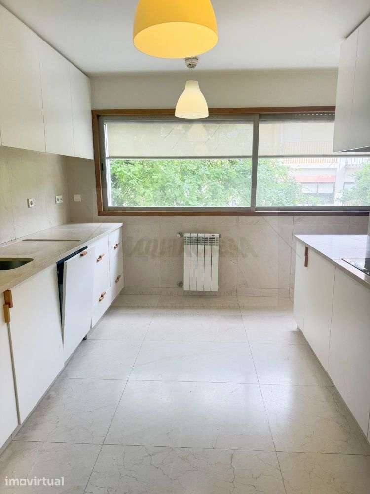 Apartamento T3+1 com assinatura do Arq.º Álvaro Siza Vieira – Fran - Grande imagem: 3/28