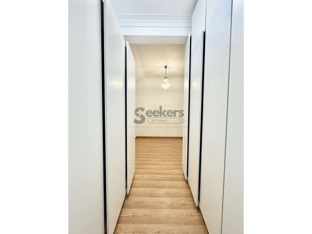 Apartamento T1+1 Renovado com 2 WC para Arrendamento em Mem Martins... - Grande imagem: 4/11