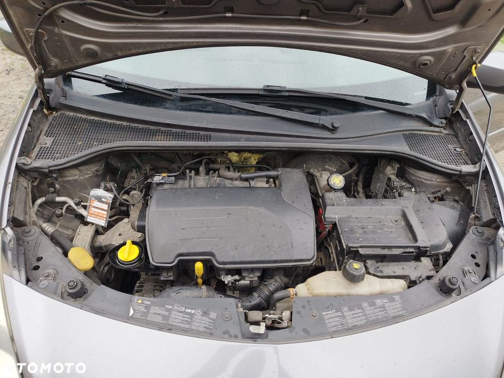 Renault Clio 1.2 16V Expression - 21