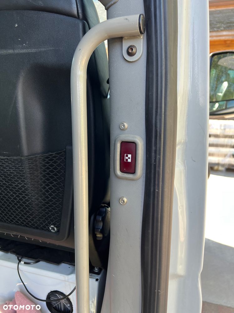 Mercedes-Benz Sprinter - 14