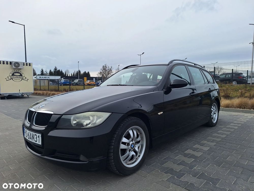 BMW Seria 3 318i - 1