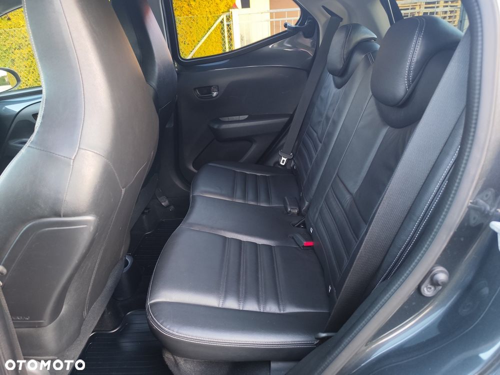 Toyota Aygo x-clusiv - 14