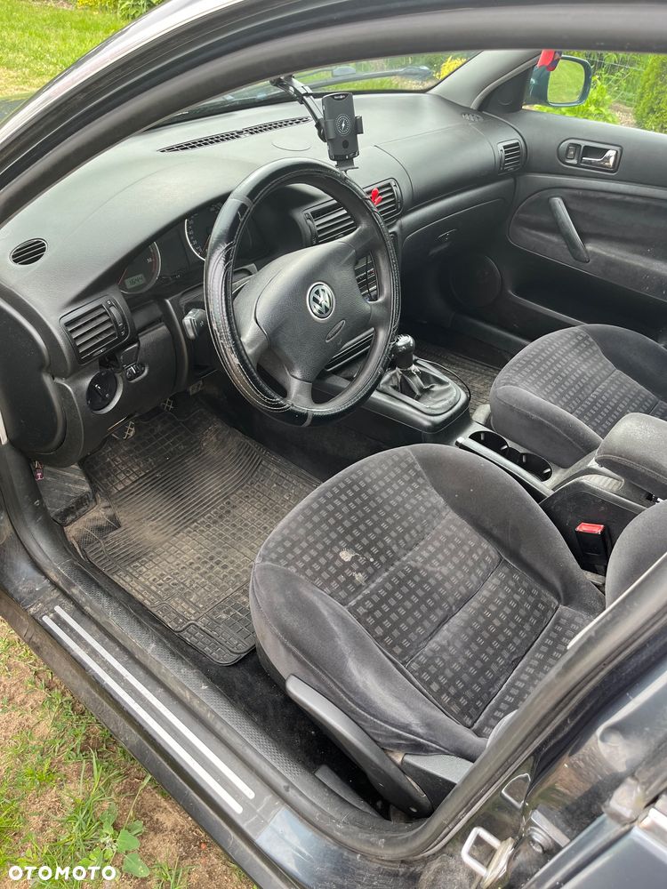 Volkswagen Passat 1.9 TDI Highline - 5