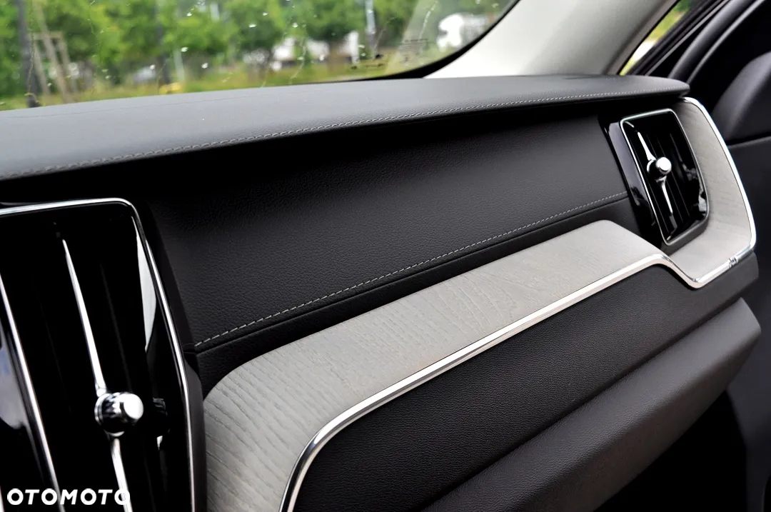 Volvo XC 60 B4 D AWD Inscription - 33