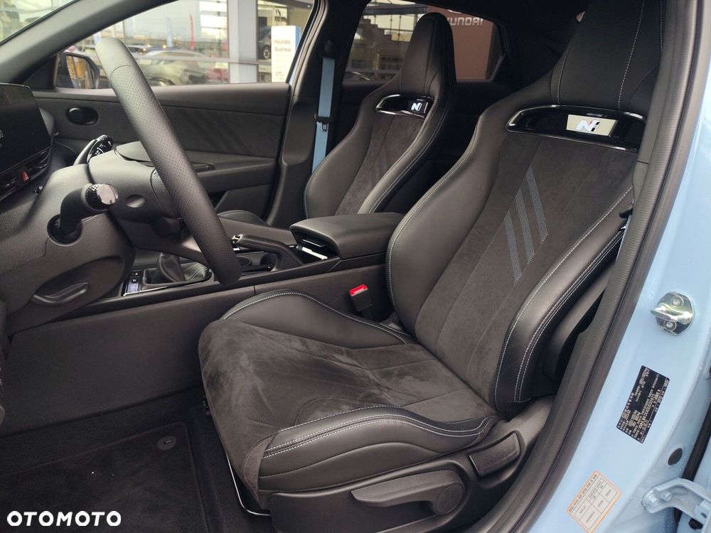 Hyundai Elantra - 16
