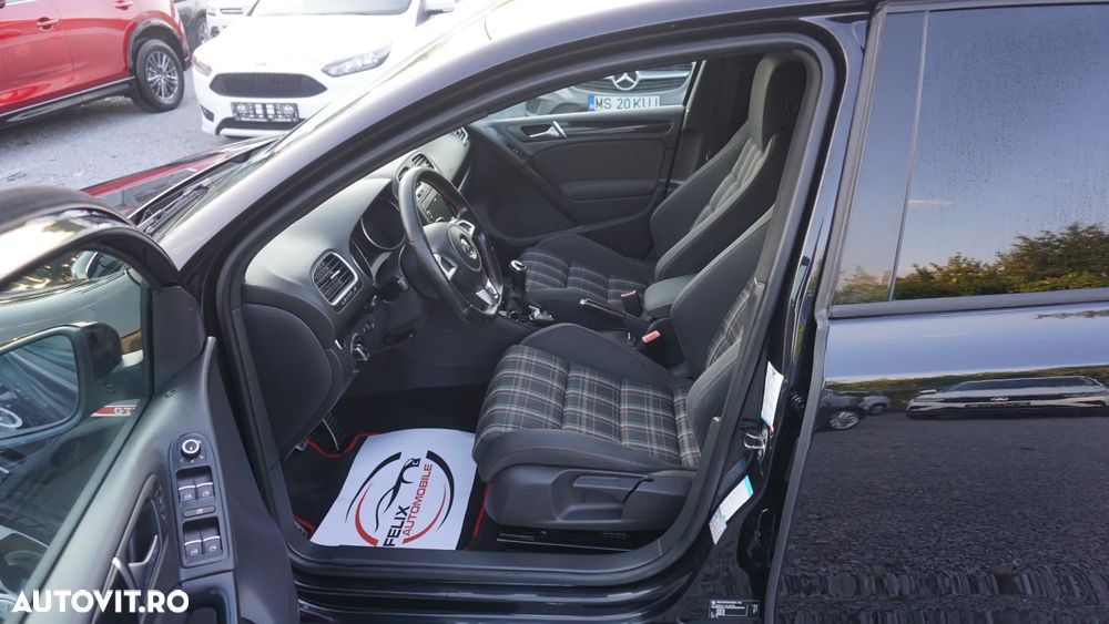 Volkswagen Golf 2.0 GTI - 7